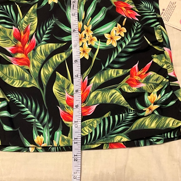 Calia by Carrie Underwood Swim Top size Small - Picture 11 of 11